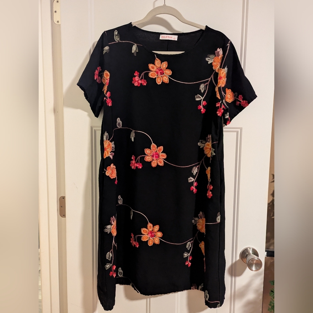 Chic Black Dress with Floral Embroidery. Size Large.